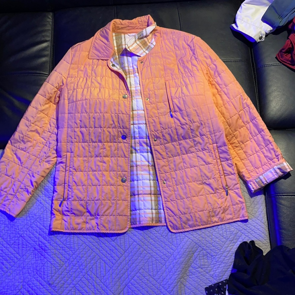 Super cute fall coat or for a nice accession 🍁🍂🧡